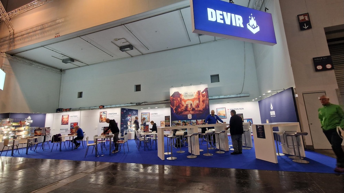 DEVIR presenta White Castle Duel y Covenant en el festival SPIEL ESSEN 2025
