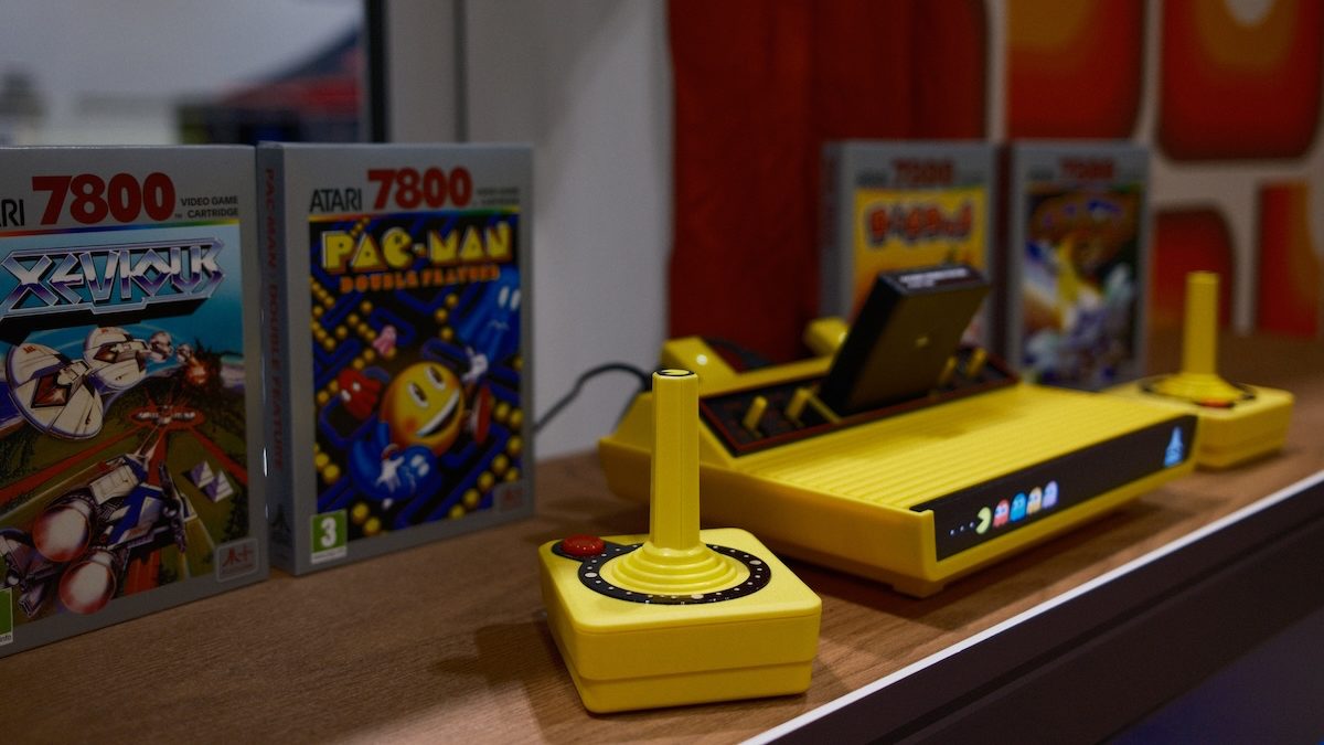 La consola ATARI 2600+ PAC-MAN EDITION ya disponible