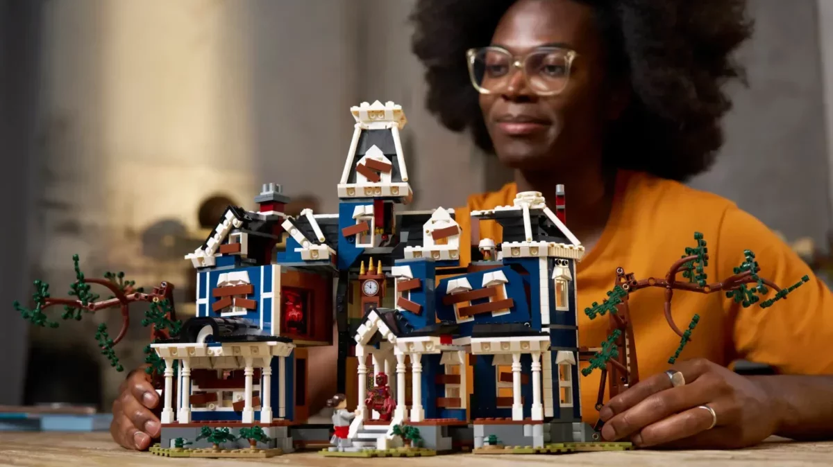 El Grupo LEGO, Netflix y los Hermanos Duffer presentaron el set de La Casa Creel